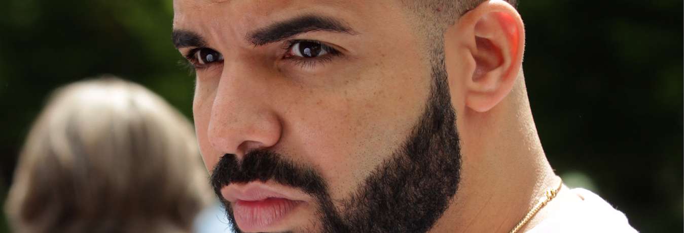 Superstar Drake Joins the Vape Community in a Very Unique Way